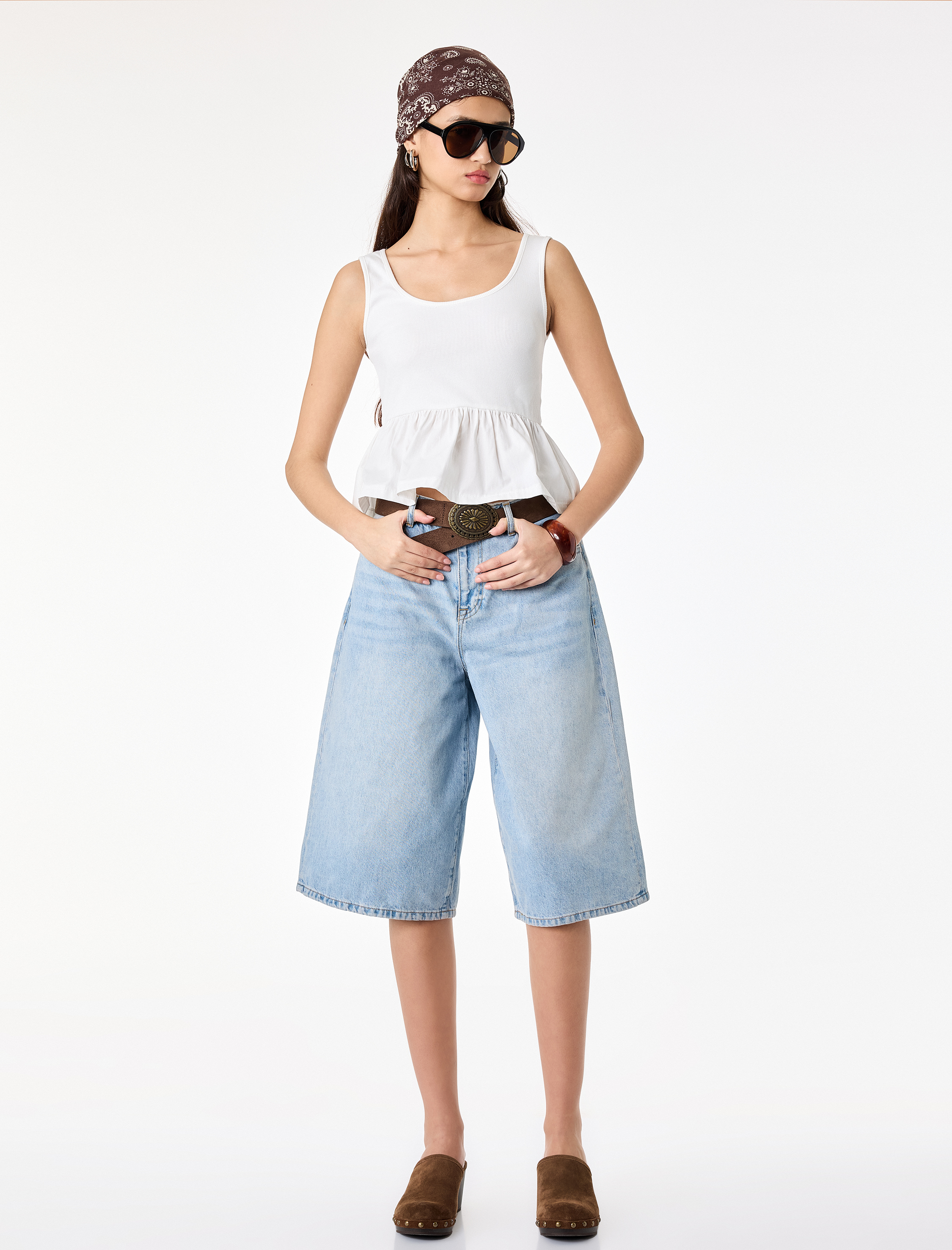  Slim Fit Kaşkorse U Yaka Volanlı Kolsuz Bluz