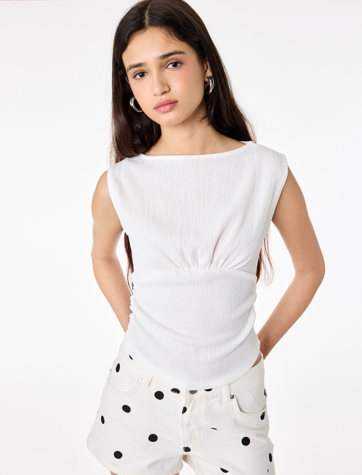  Büzgülü Kayık Yaka Slim Fit Bürümcük Kolsuz Bluz