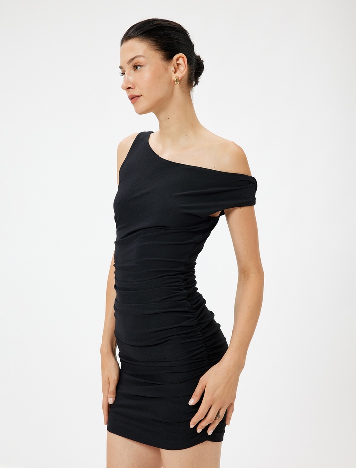  Tek Omuz Elbise Mini Krep Drapeli Kayık Yaka Slim Fit