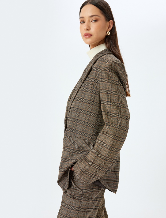  Koton X Sima Tarkan - Kapaklı Cep Detaylı Ekose Kruvaze Blazer Ceket