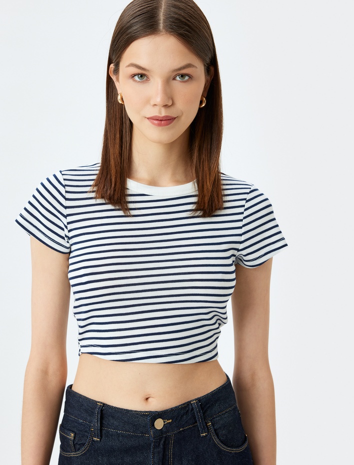  Crop Bisiklet Yaka Kısa Kollu Slim Fit Tişört