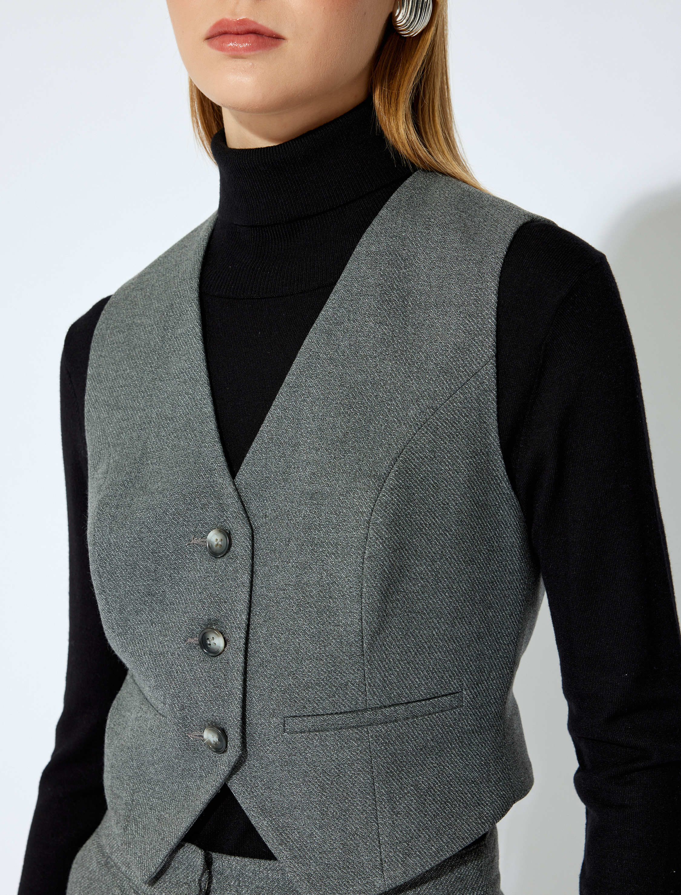   Koton X Selected by Şahika Ercümen - Düğmeli V Yaka Kruvaze Blazer Yelek