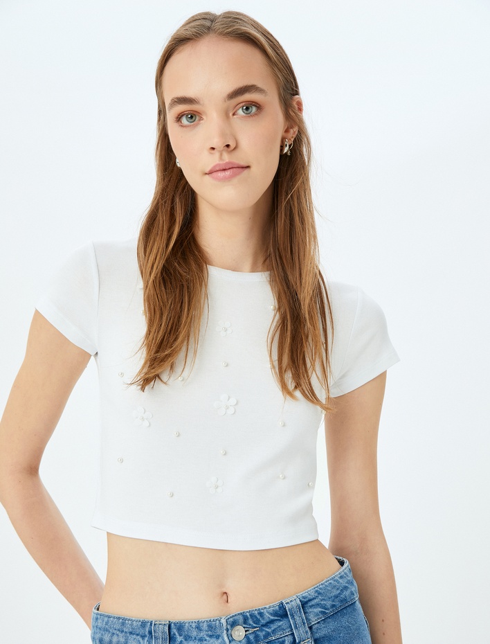  Aplikeli Kısa Kollu Slim Fit Bisiklet Yaka Crop Tişört