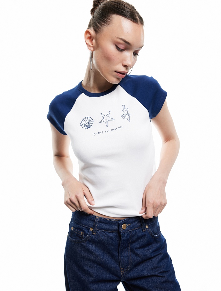  Baskılı Renk Bloklu Slim Fit Kısa Kollu Tişört