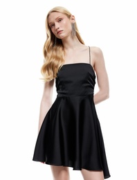 Volanlı Çapraz İp Askılı Kare Yaka Drapeli Mini Saten Elbise
