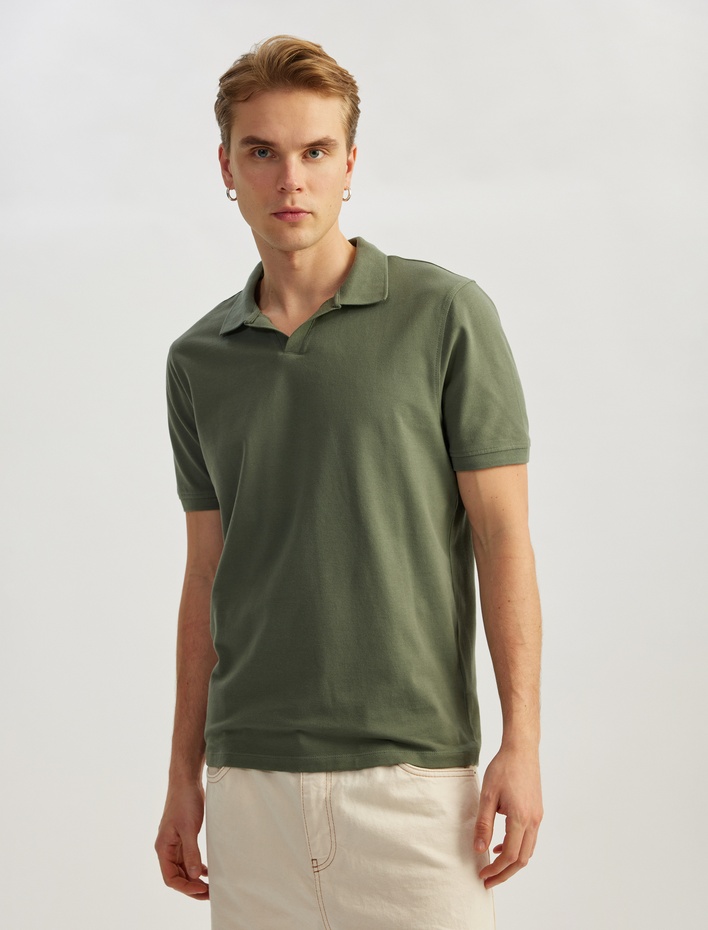  Pamuklu Pike Kumaş Kısa Kollu Regular Fit V Yaka Polo Tişört