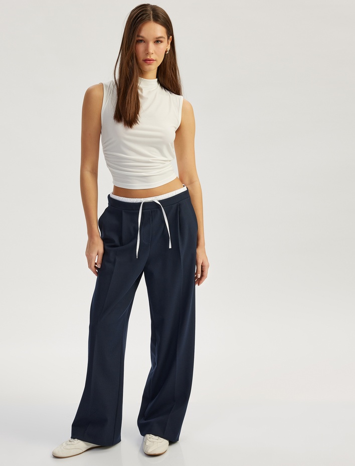  Drapeli Dik Yaka Kolsuz Crop Slim Fit Üst