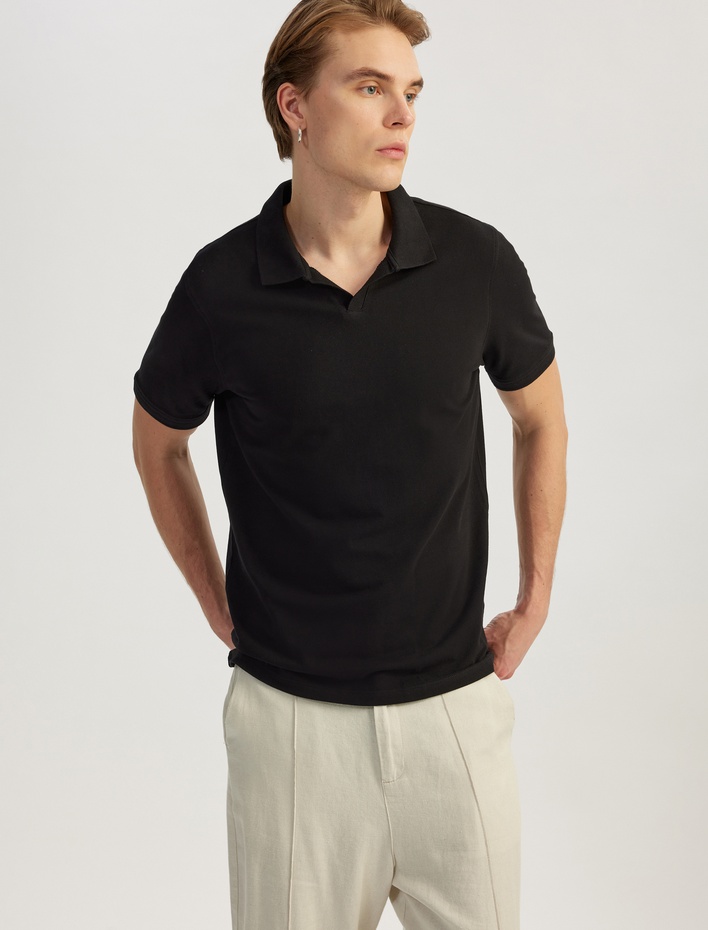  Pamuklu Pike Kumaş Kısa Kollu Regular Fit V Yaka Polo Tişört
