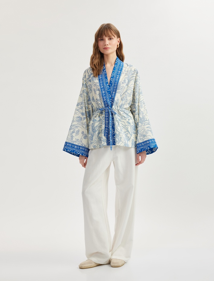  Pamuklu Cepli Bağlama Detaylı 3/4 Geniş Kollu Çiçekli Kimono