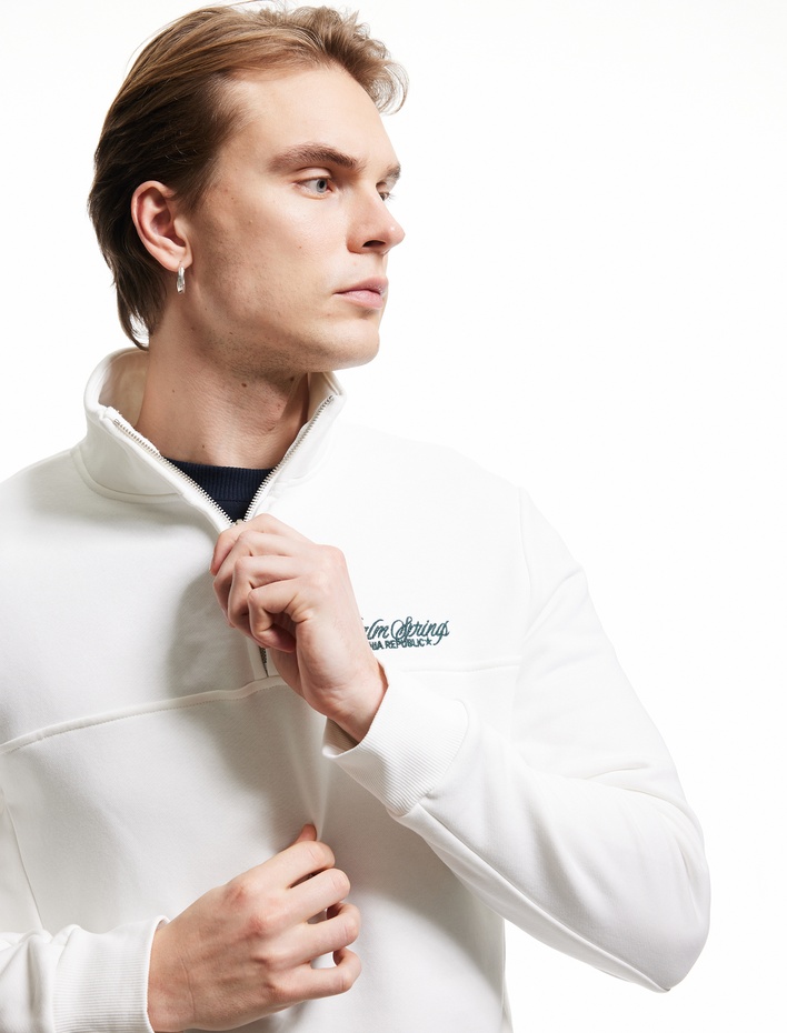  İşlemeli Şardonlu Cep Detaylı Yarım Fermuarlı Sweatshirt