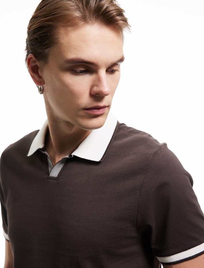  Slim Fit Pamuklu Renk Kontrast Detaylı Kısa Kollu V Yaka Polo Tişört