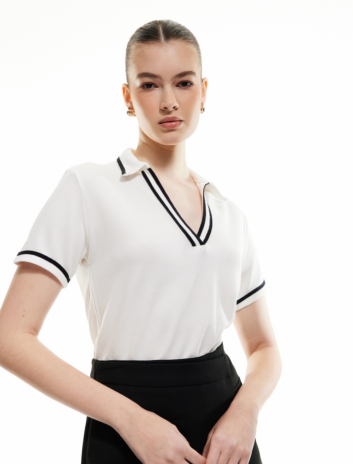  Regular Fit Viskon Kumaş Kısa Kollu Çizgili Polo Yaka Tişört