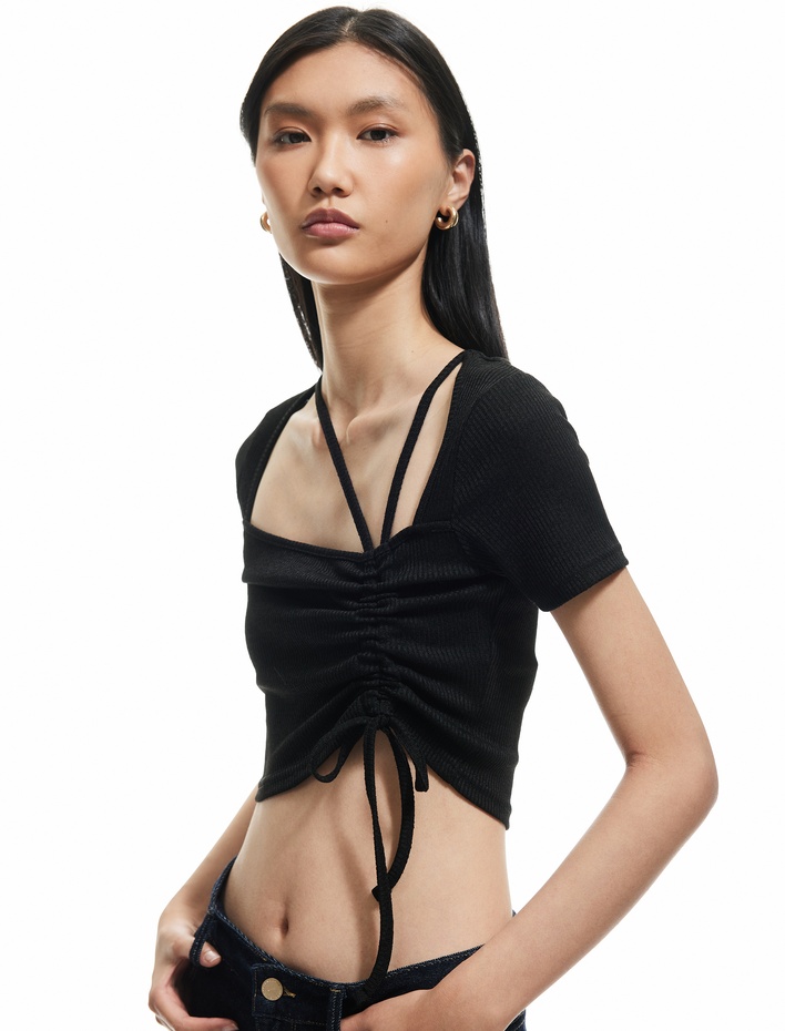  Slim Fit Büzgülü Bağlama Detaylı Kısa Kollu Kare Yaka Fitilli Crop Tişört