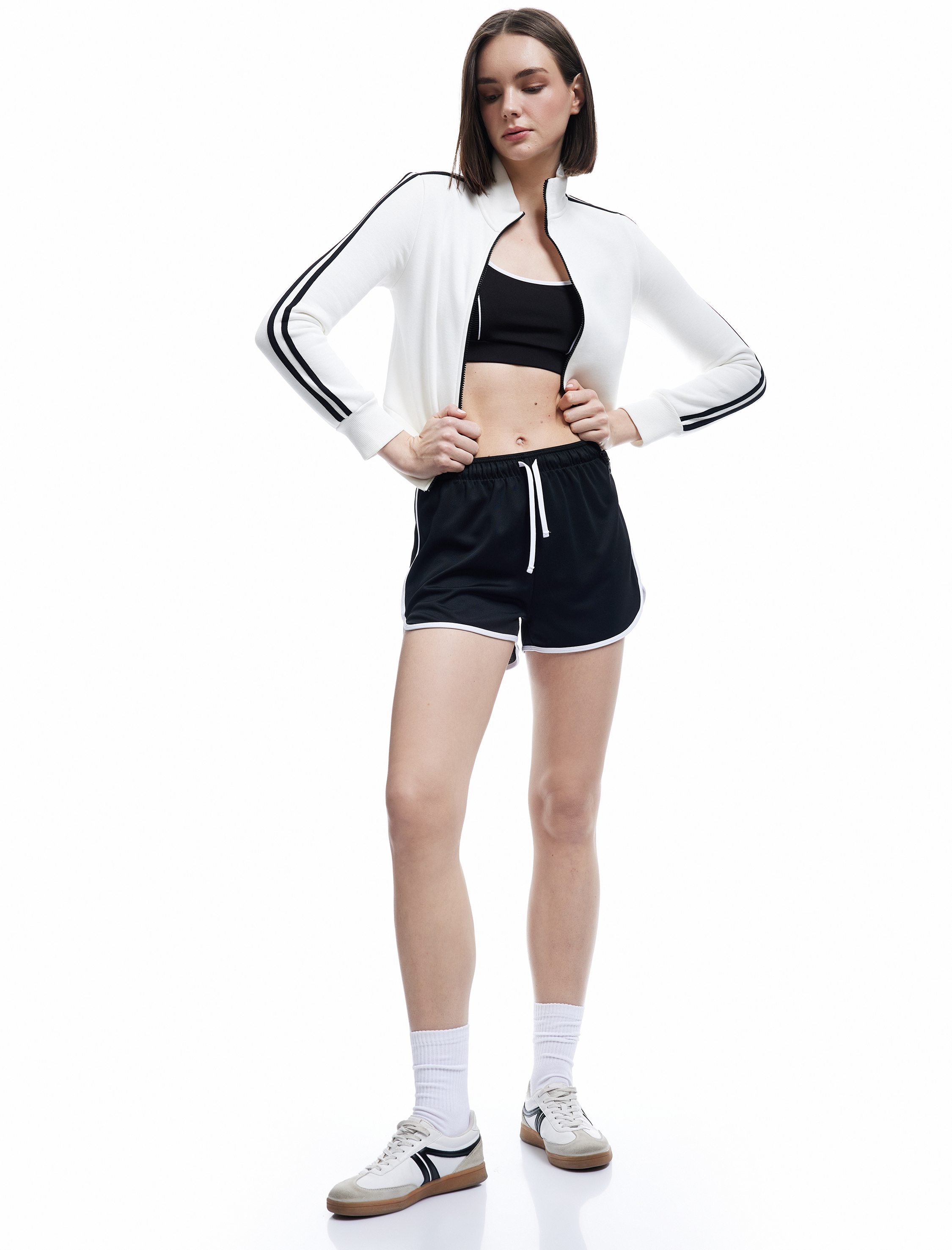   Normal Bel Bağcıklı Çizgili Mini Spor Şort