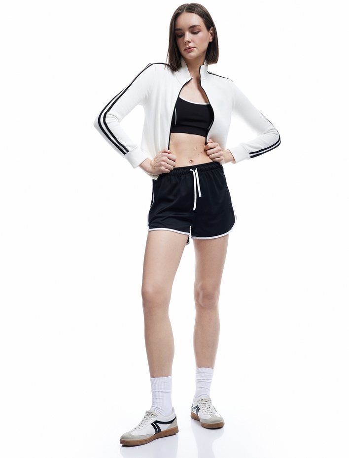  Normal Bel Bağcıklı Çizgili Mini Spor Şort