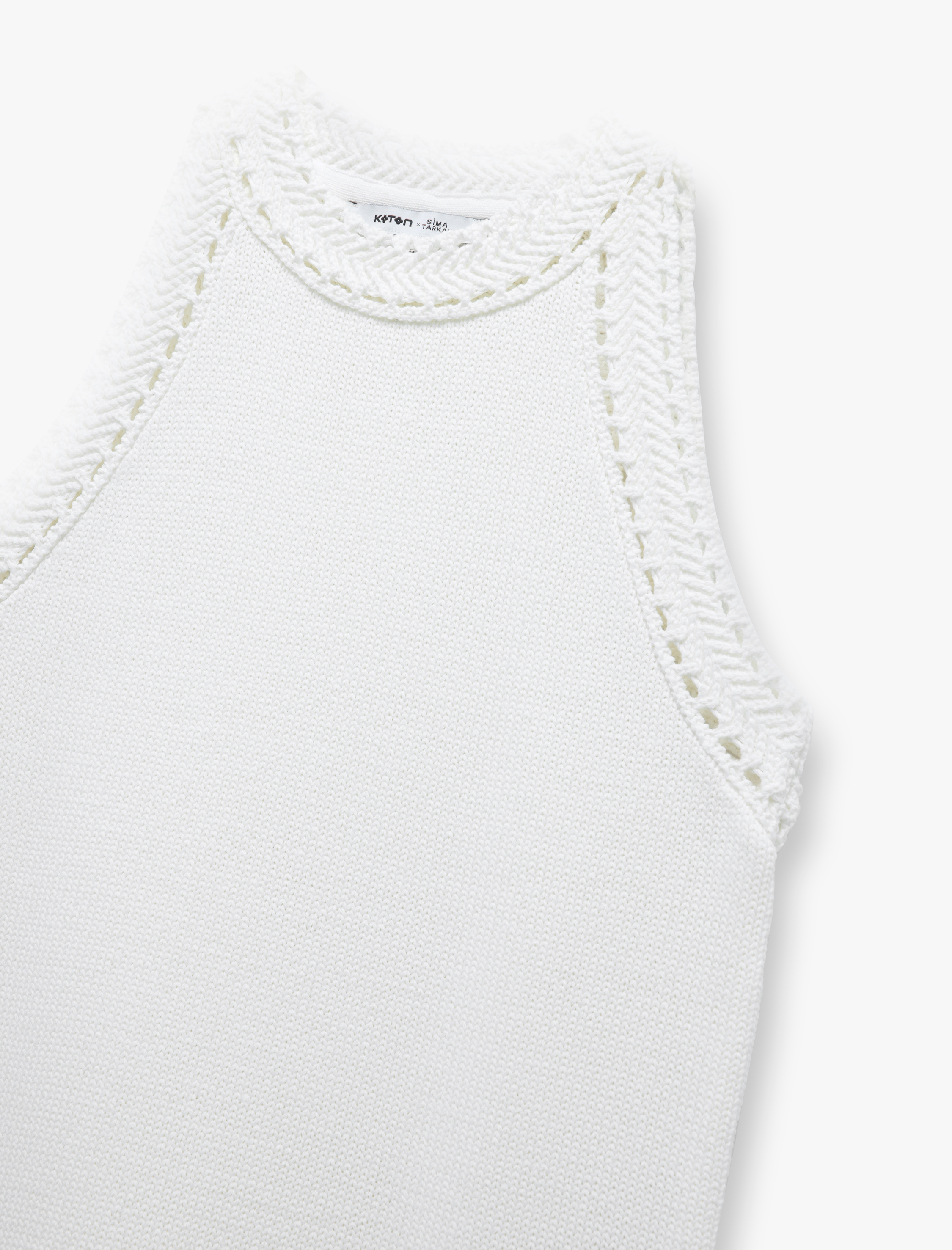   Regular Fit Kolsuz Ajurlu Halter Yaka Kroşe Tişört