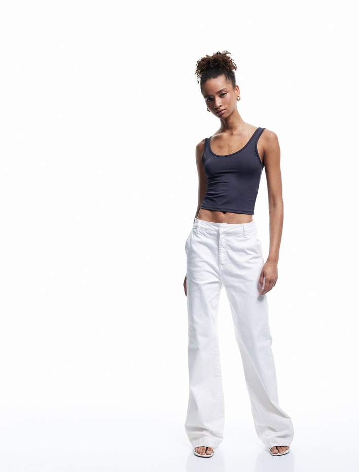  U Yaka Slim Fit Kolsuz Basic Crop Bluz