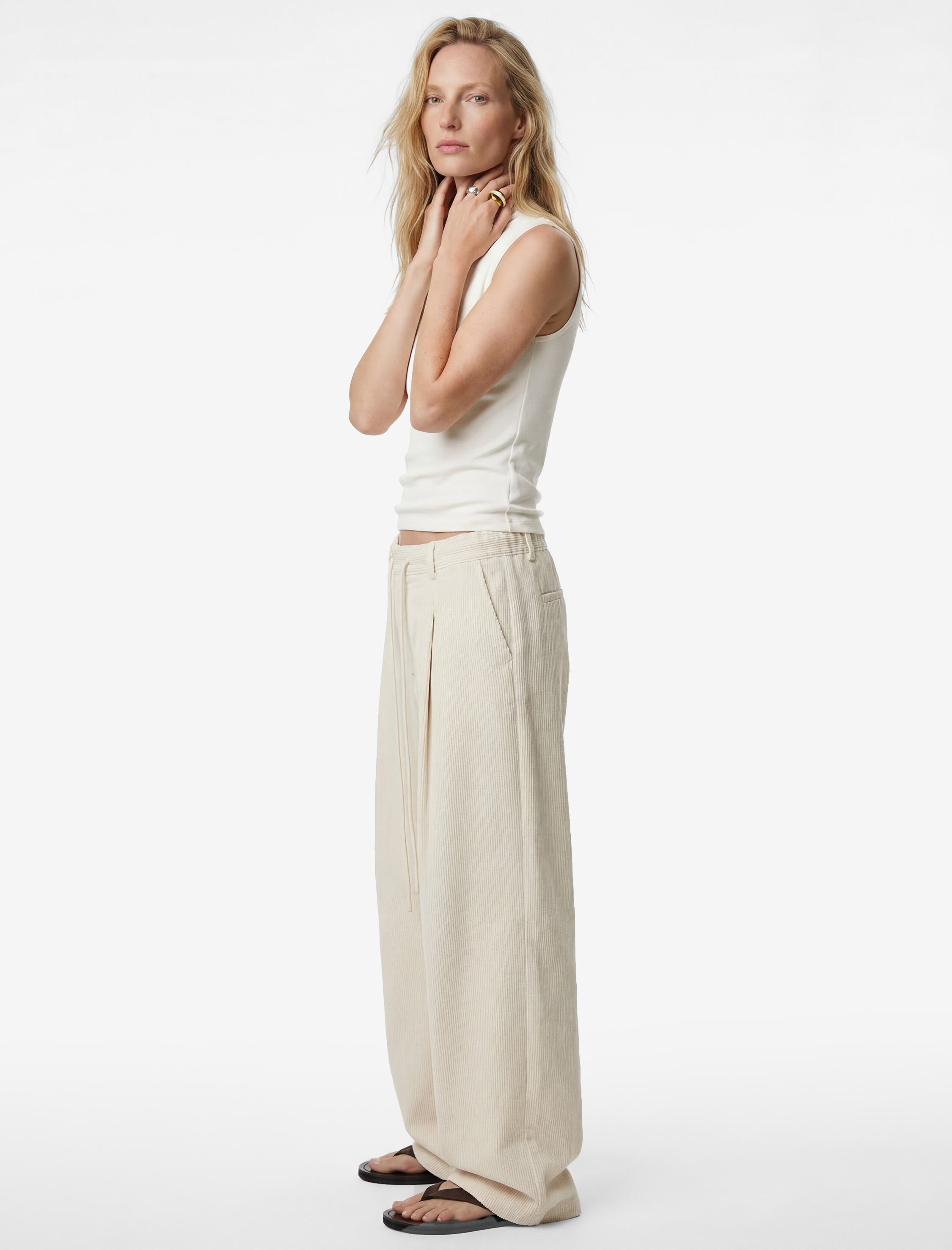   Pamuklu Likralı Slim Fit Dik Yaka Kolsuz Tişört