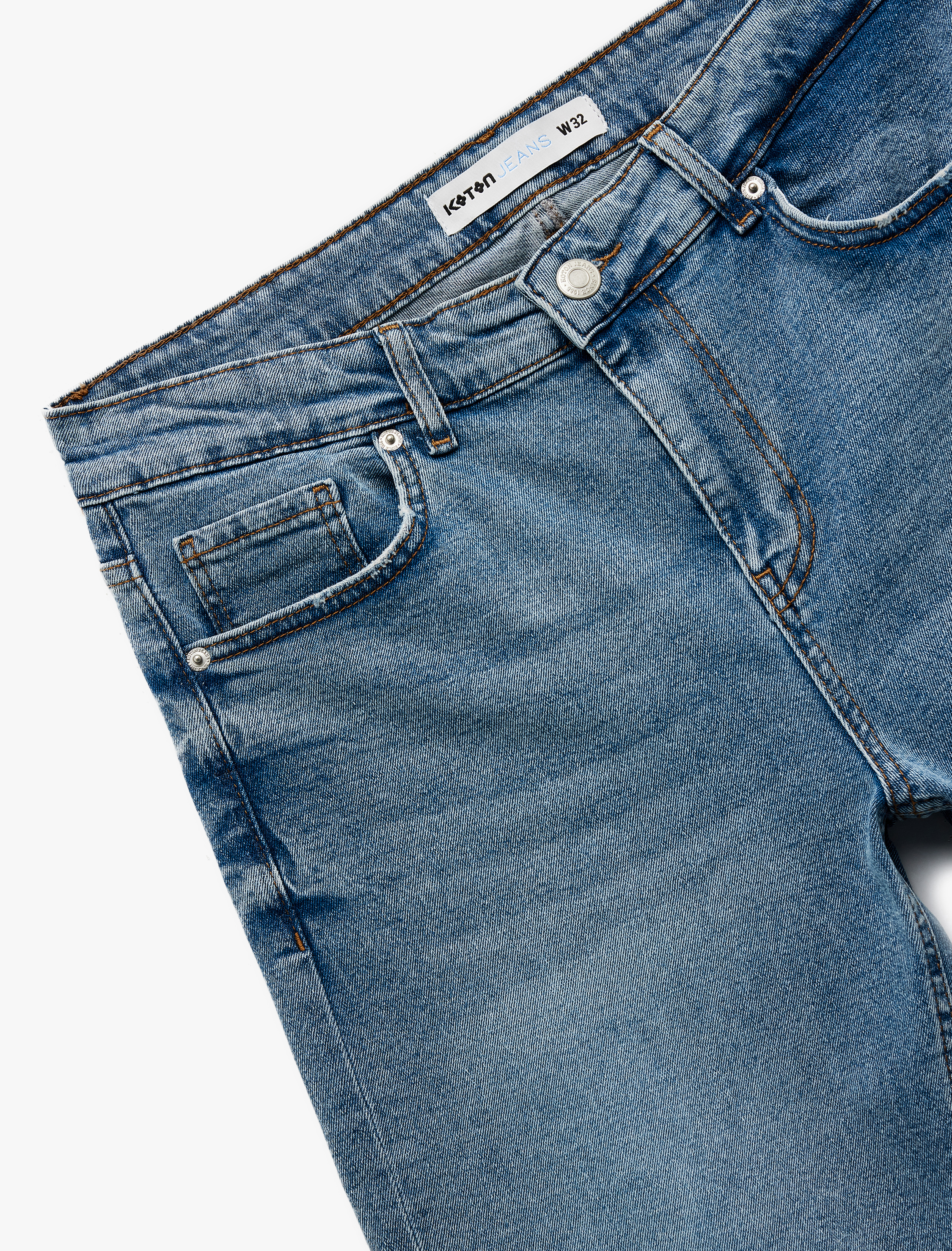   Katlamalı Paça Cep Detaylı Pamuklu Slim Fit Jean Şort