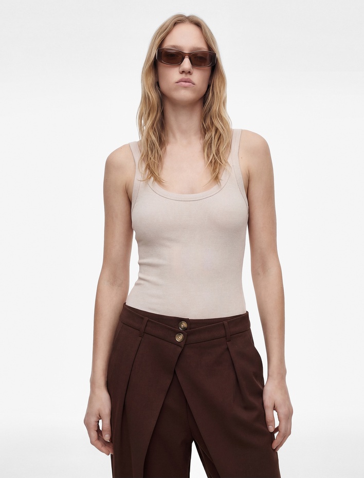  Slim Fit Kolsuz U Yaka Çıt Çıt Detaylı Body