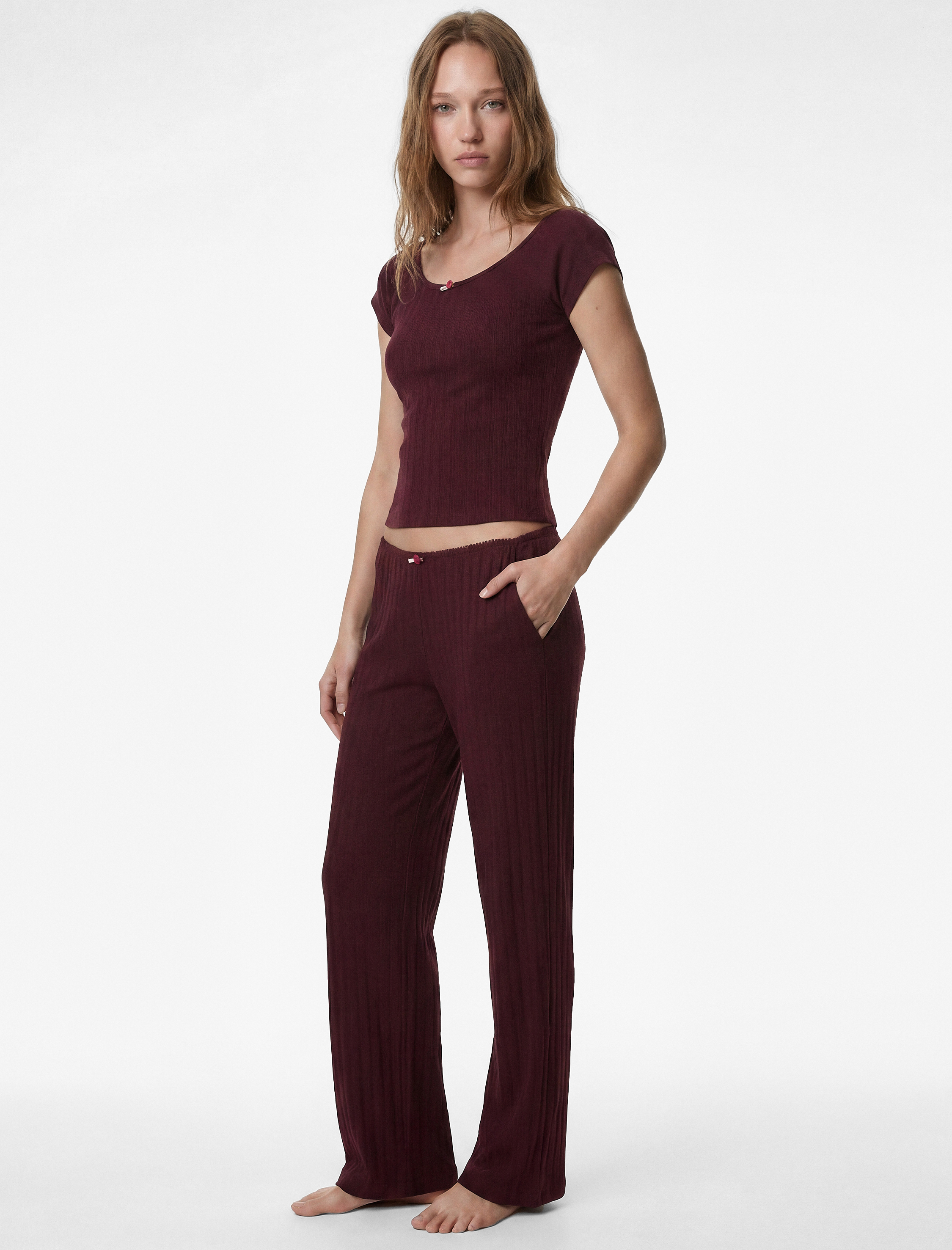   Rahat Kalıp Kısa Kollu Kayık Yaka Çiçek Detaylı Pijama Üstü