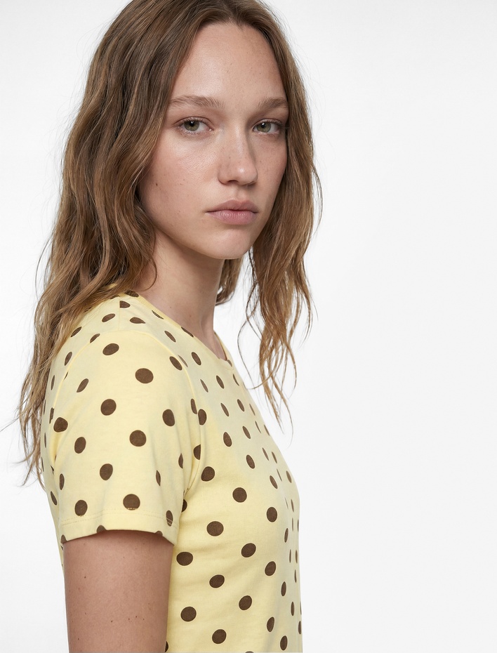  Bisiklet Yaka Puantiyeli Kısa Kollu Bluz