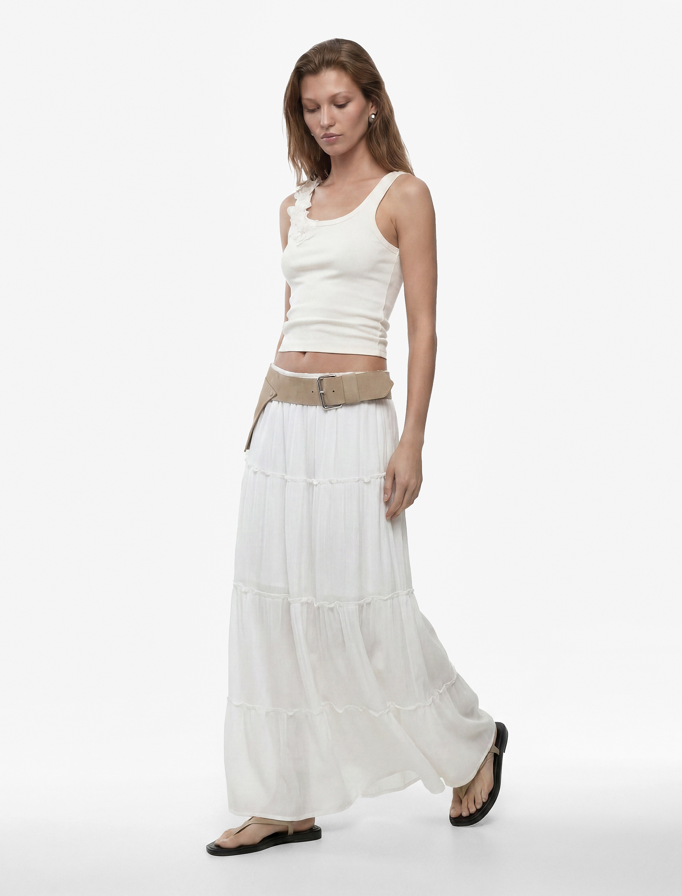   Pamuklu Slim Fit U Yaka Kalın Askılı Çiçek Aplike Detaylı Atlet