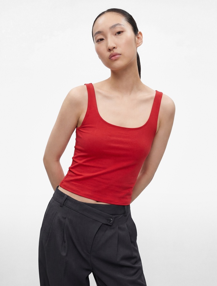 Pamuklu Slim Fit U Yaka Kolsuz Bluz