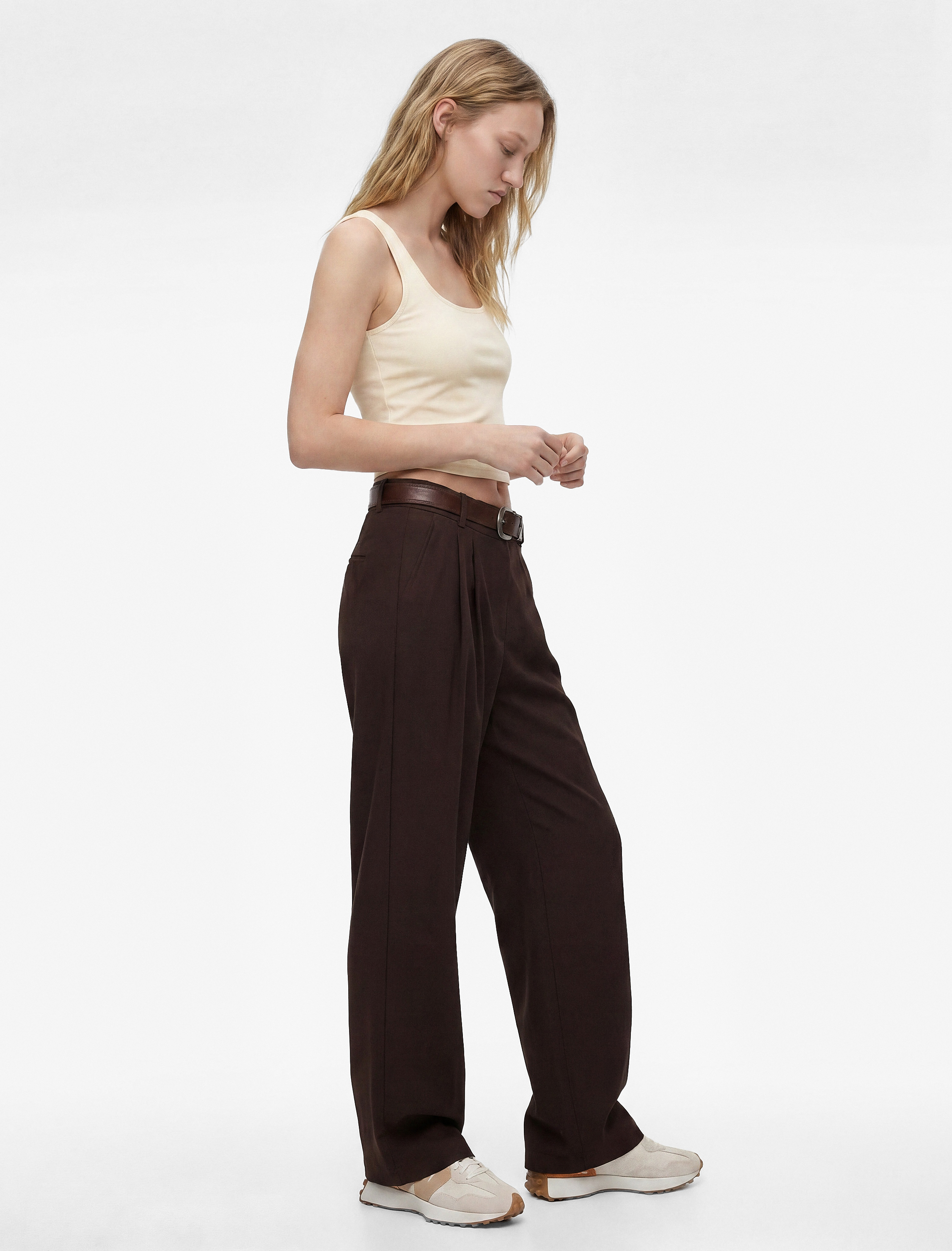   Pamuklu Slim Fit U Yaka Kolsuz Bluz