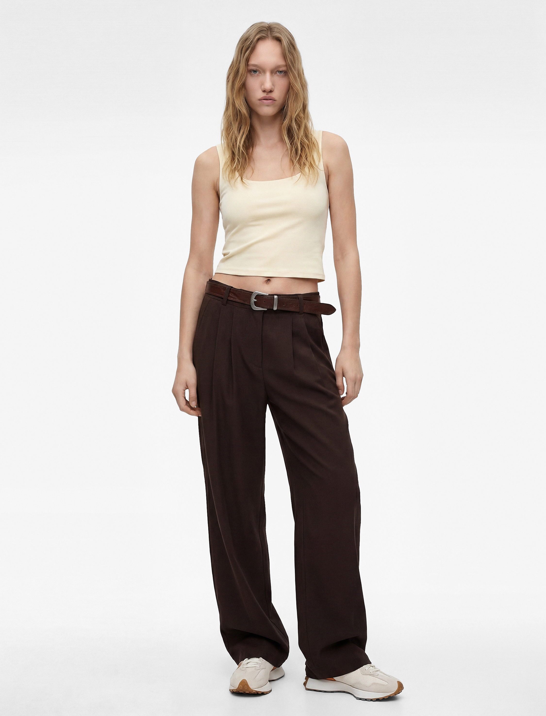   Pamuklu Slim Fit U Yaka Kolsuz Bluz
