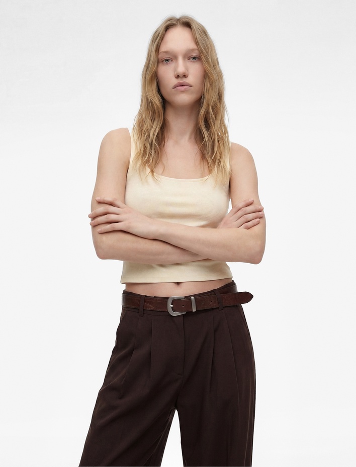  Pamuklu Slim Fit U Yaka Kolsuz Bluz