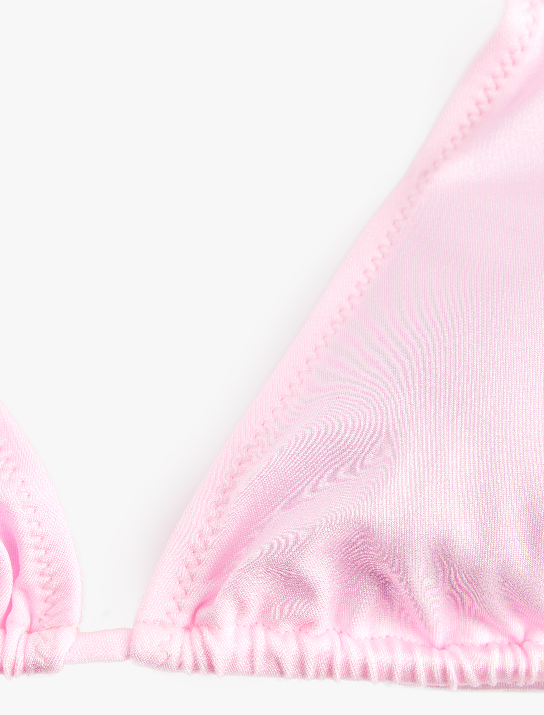   Boyundan Bağlamalı Üçgen Bikini Üstü