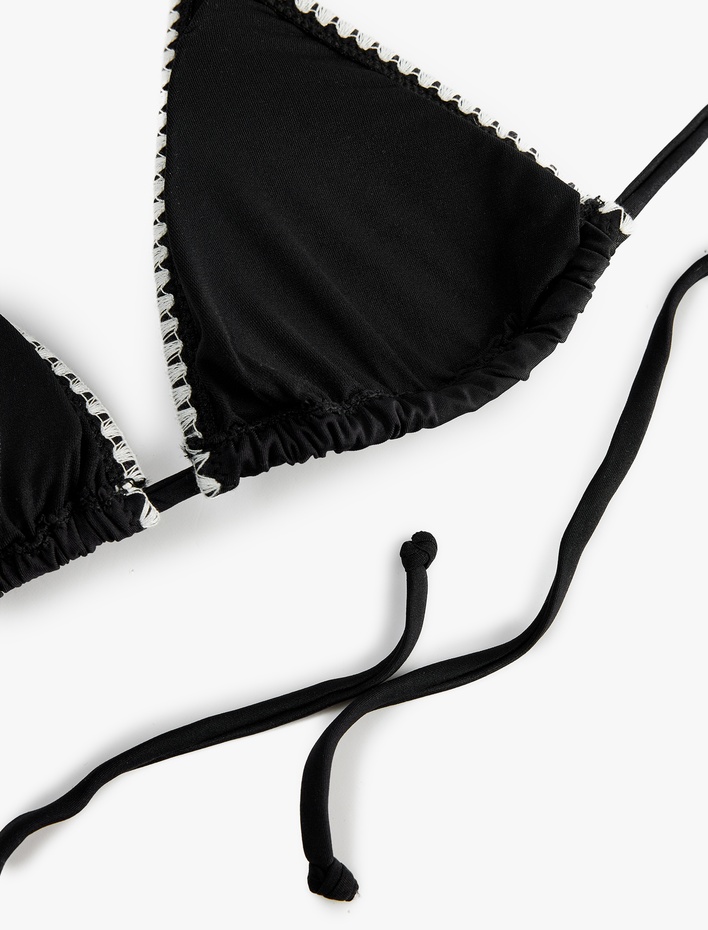  Kroşe Detaylı Üçgen Bikini Üst