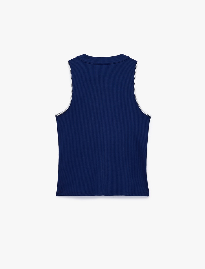  Slim Fit Dikiş Detaylı Viskon Bağlamalı Yaka Kolsuz Bluz