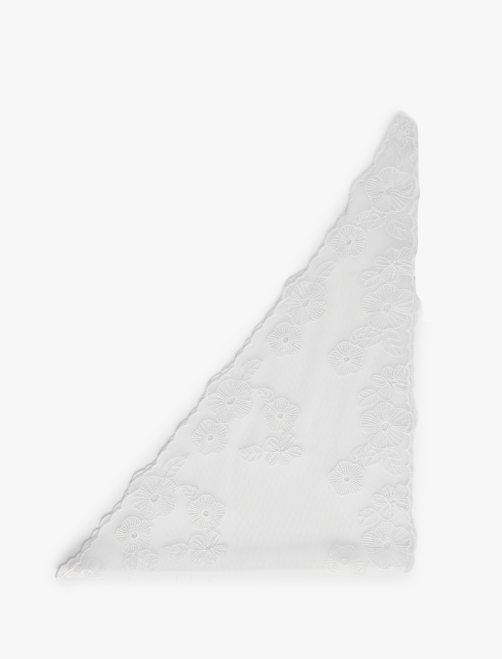 Kadın İşlemeli Çiçekli Üçgen Bandana