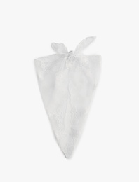 İşlemeli Çiçekli Üçgen Bandana