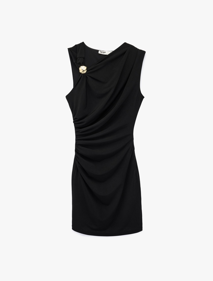  Slim Fit Kolsuz Bisiklet Yaka Metal Aksesuarlı Mini Elbise
