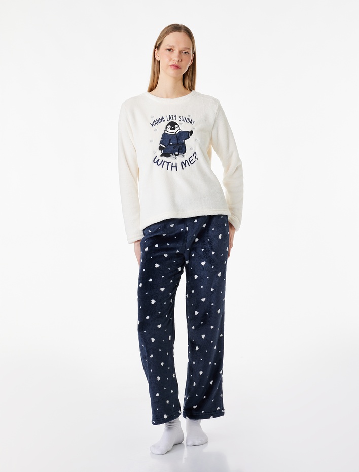  Rahat Kesim Penguen Baskılı Polar Pijama Takımı