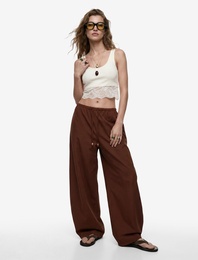 Pamuklu Slim Fit Dantel Detaylı Kalın Askılı Crop Bluz