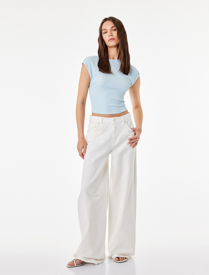  Bürümcük Kumaş Dokulu Slim Fit Kolsuz Sırt Detaylı Crop Tişört