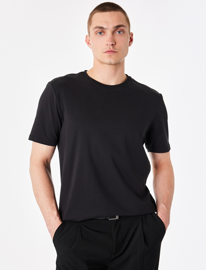  Pamuklu Regular Fit Bisiklet Yaka Kısa Kollu Basic Tişört