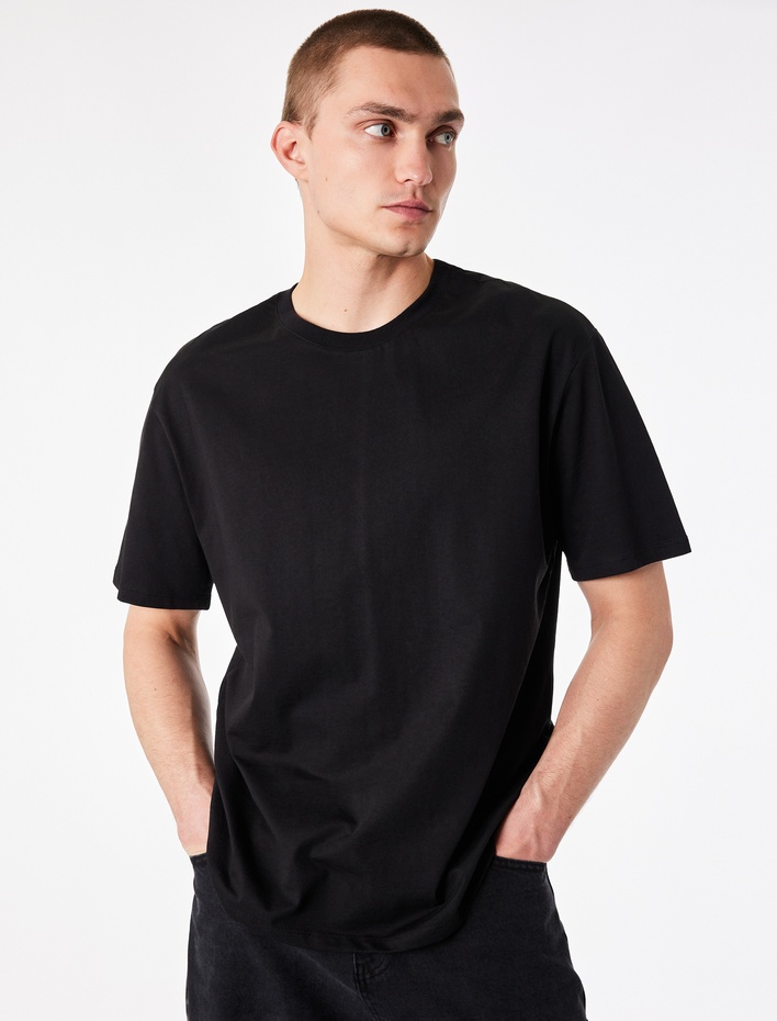  Pamuklu Bisiklet Yaka Kısa Kollu Basic Oversize Tişört