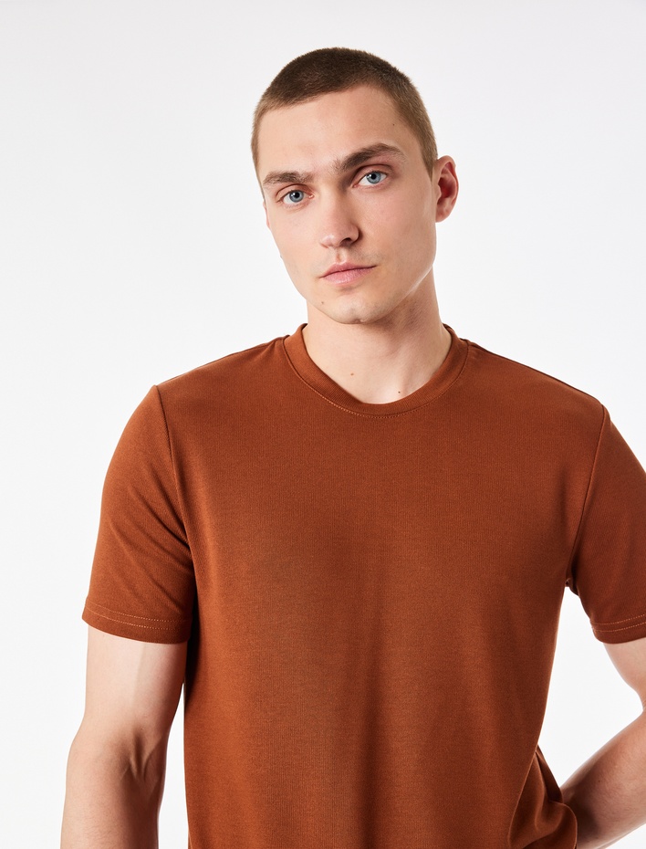 Bisiklet Yaka Viskon Karışımlı Kısa Kollu Basic Slim Fit Tişört
