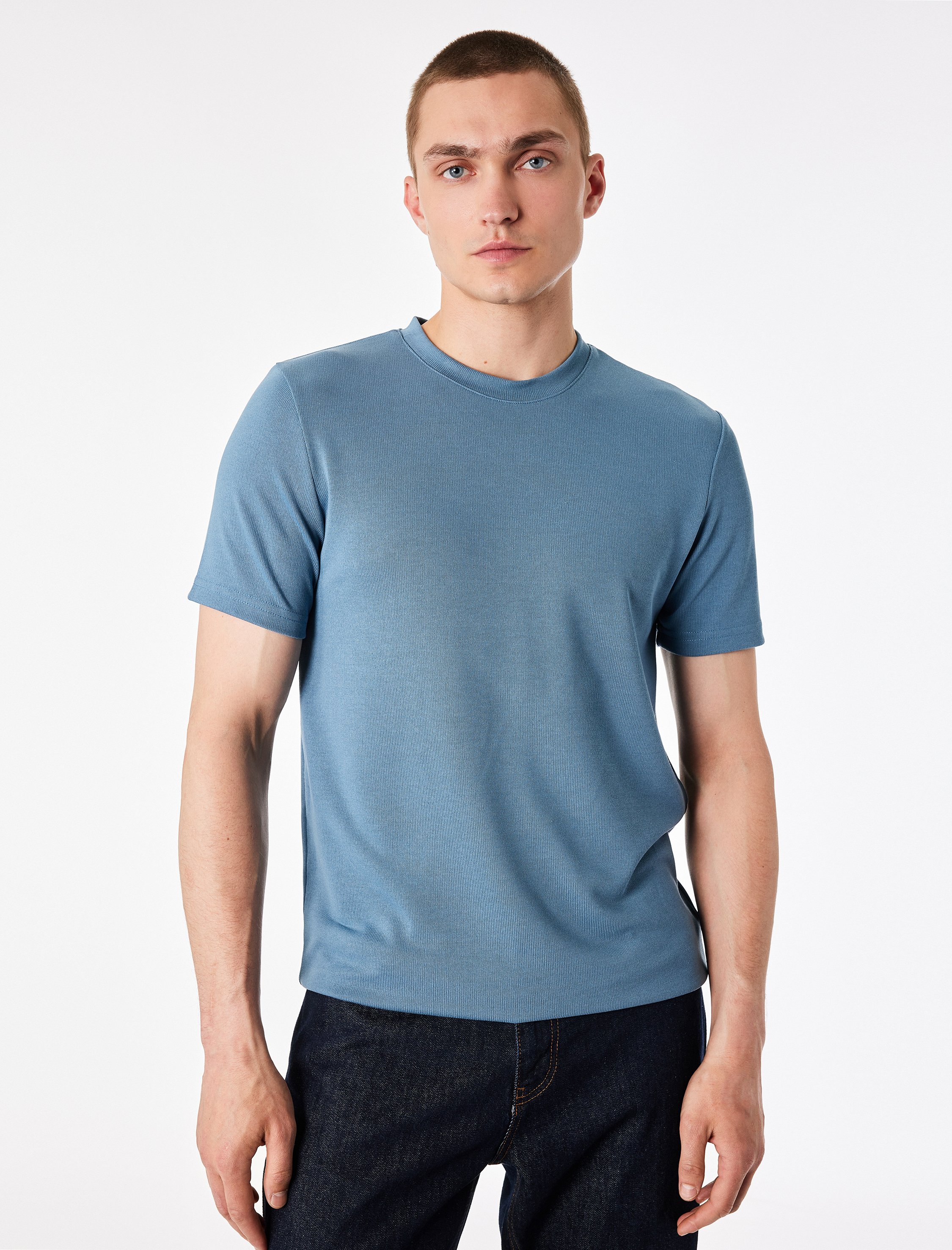   Bisiklet Yaka Viskon Karışımlı Kısa Kollu Basic Slim Fit Tişört
