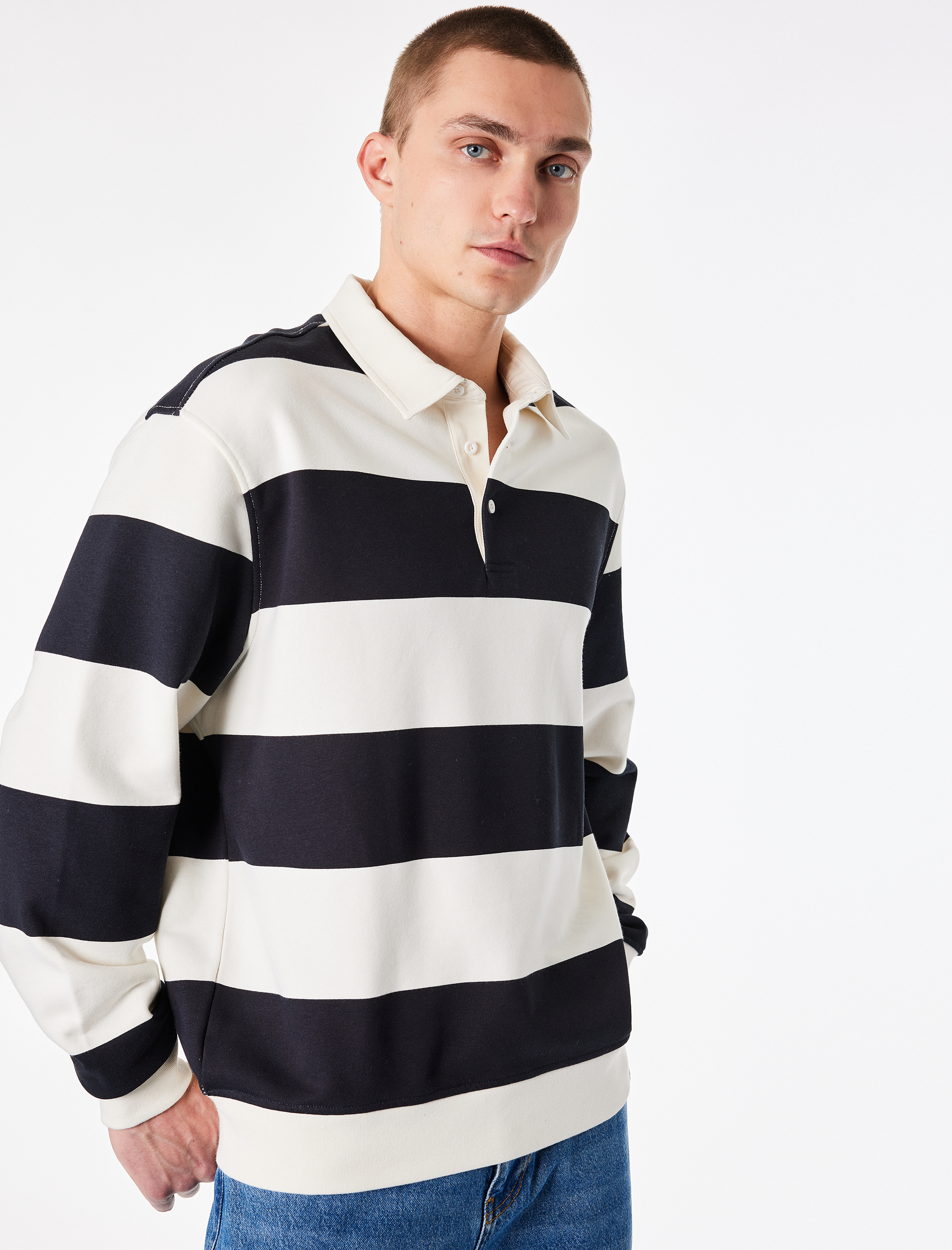   Uzun Kollu Rahat Kalıp Çizgili Düğmeli Polo Yaka Sweatshirt