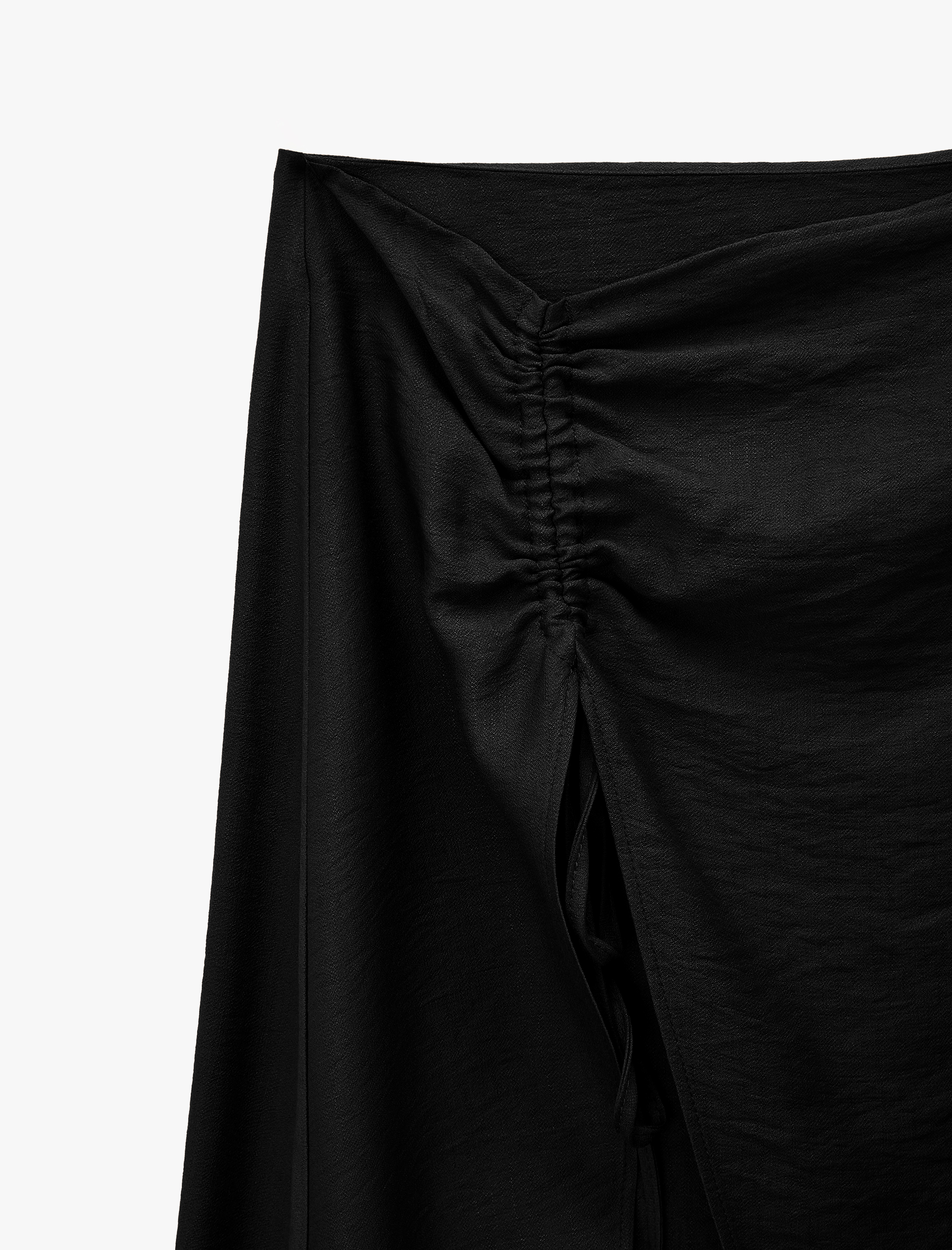   Viskon Kumaş Büzgülü Yırtmaç Detaylı Midi Etek