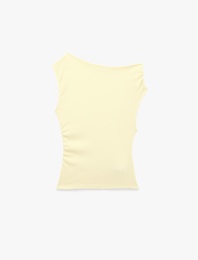 Slim Fit Asimetrik Yaka Kolsuz Drapeli Bluz