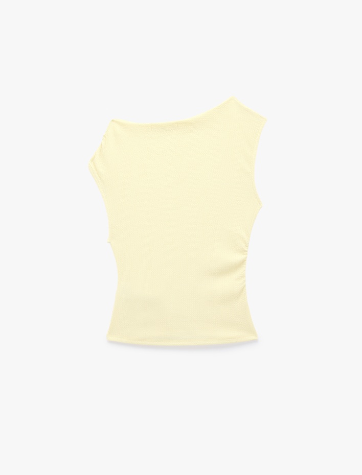  Slim Fit Asimetrik Yaka Kolsuz Drapeli Bluz