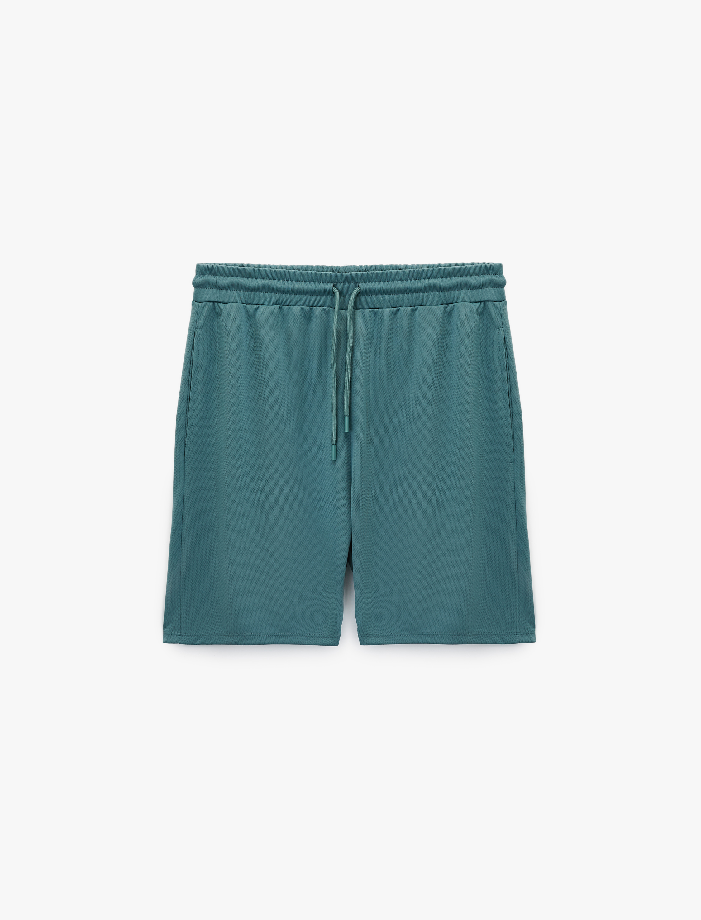   Beli Bağcıklı Cepli Bermuda Spor Şort