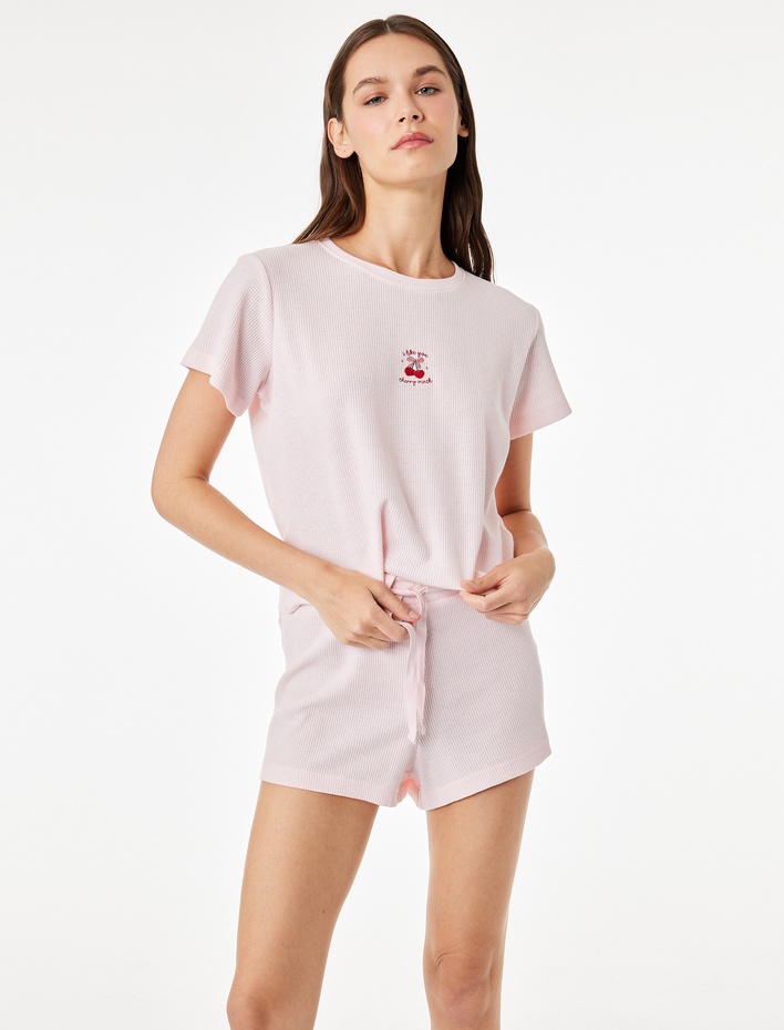  Kiraz Detaylı Bisiklet Yaka Kısa Kollu Dokulu Pijama Takımı
